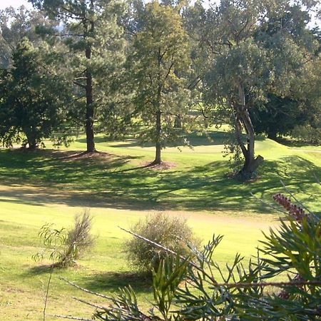 Commercial Golf Resort Albury Exterior photo