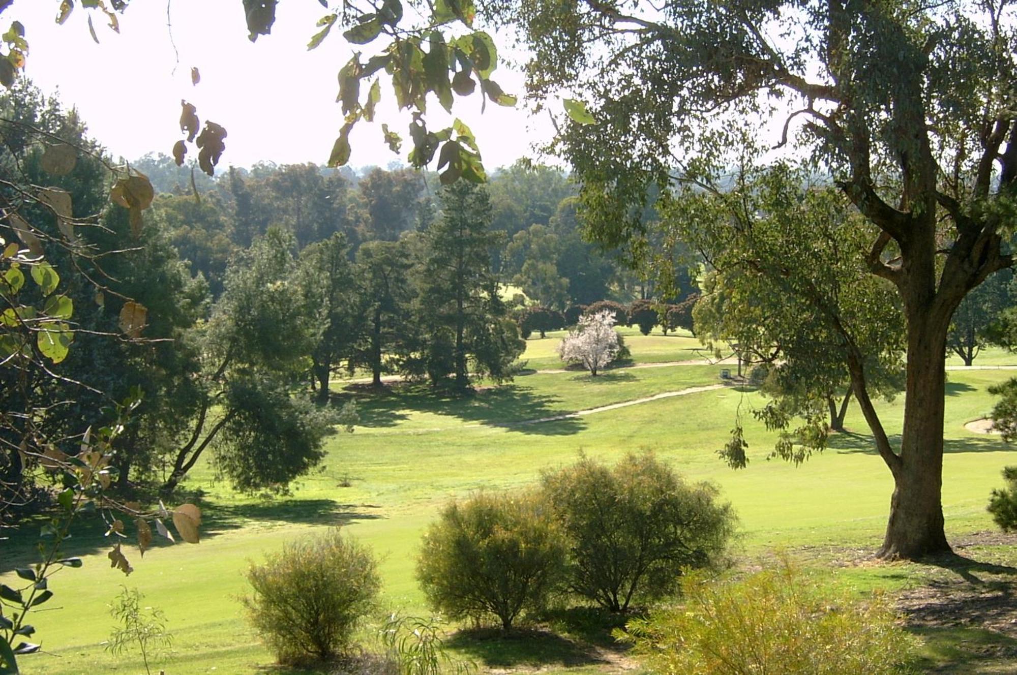 Commercial Golf Resort Albury Exterior photo