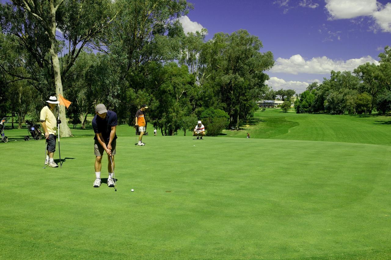 Commercial Golf Resort Albury Exterior photo