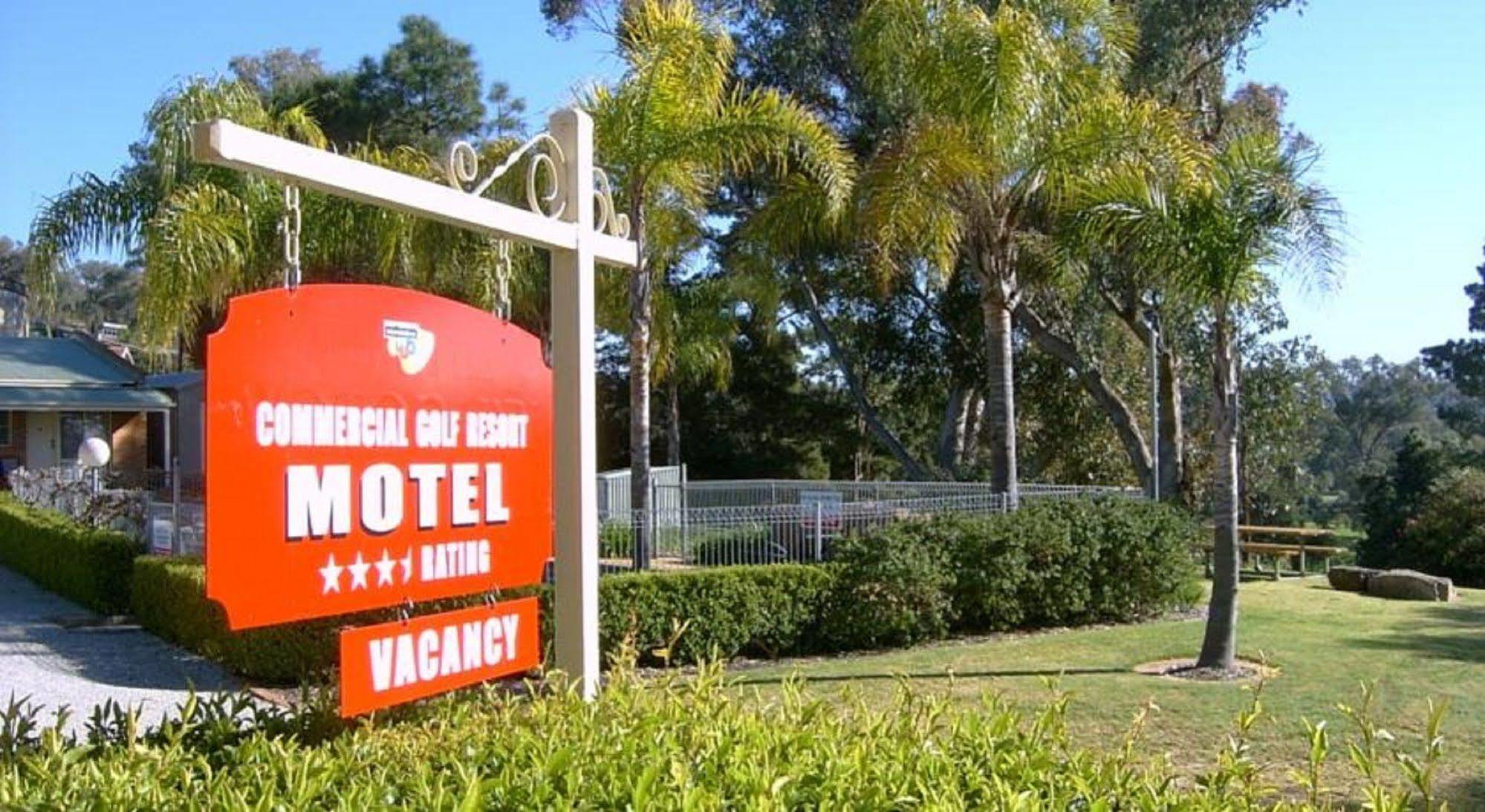 Commercial Golf Resort Albury Exterior photo